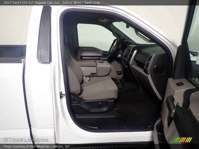 Oxford White / Earth Gray 2017 Ford F150 XLT Regular Cab 4x4