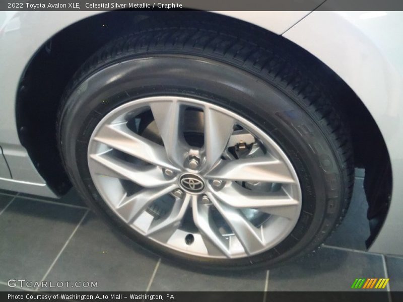 Celestial Silver Metallic / Graphite 2022 Toyota Avalon XLE