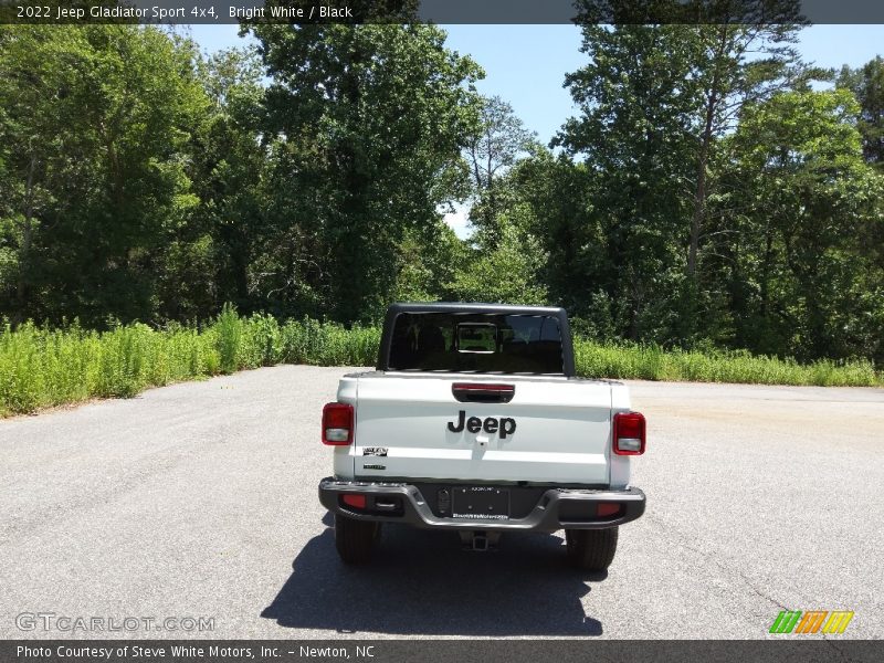 Bright White / Black 2022 Jeep Gladiator Sport 4x4