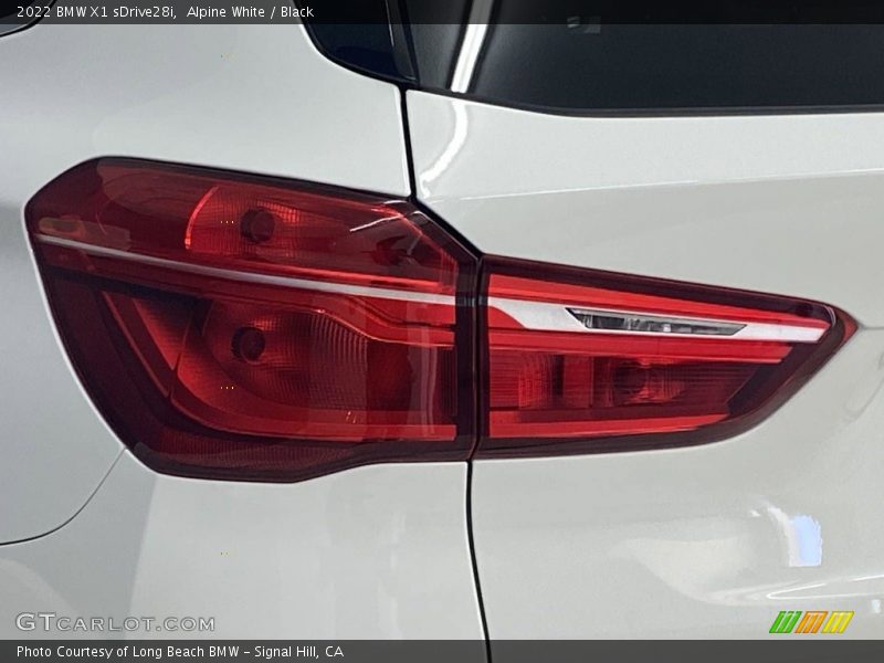 Alpine White / Black 2022 BMW X1 sDrive28i