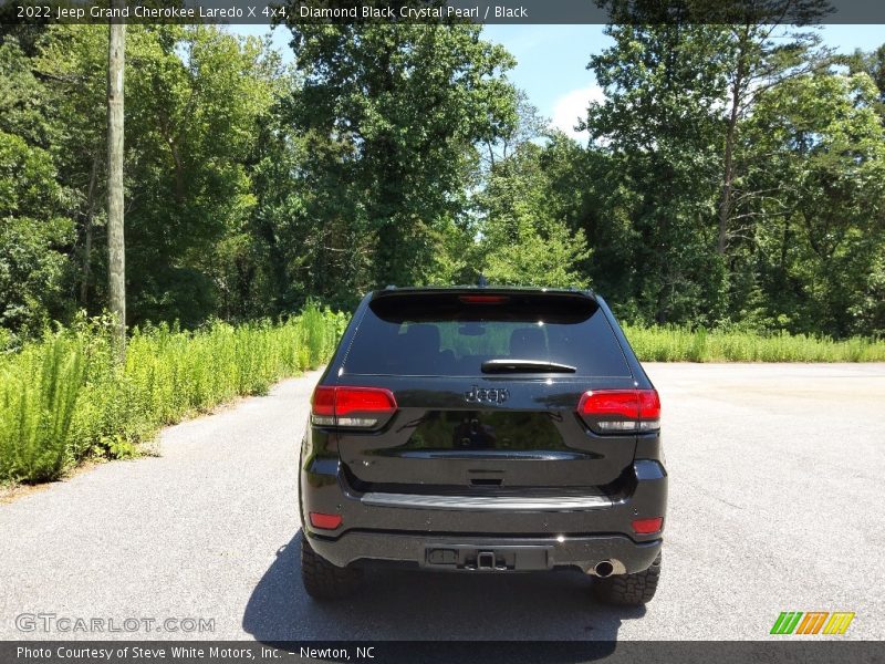 Diamond Black Crystal Pearl / Black 2022 Jeep Grand Cherokee Laredo X 4x4