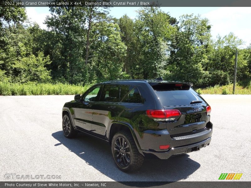 Diamond Black Crystal Pearl / Black 2022 Jeep Grand Cherokee Laredo X 4x4