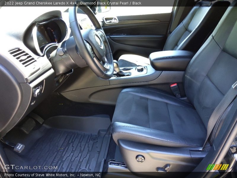 Diamond Black Crystal Pearl / Black 2022 Jeep Grand Cherokee Laredo X 4x4