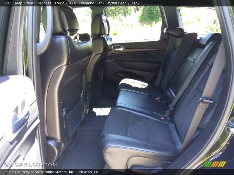 Diamond Black Crystal Pearl / Black 2022 Jeep Grand Cherokee Laredo X 4x4