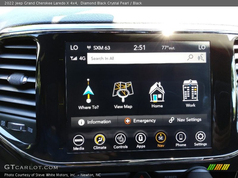 Diamond Black Crystal Pearl / Black 2022 Jeep Grand Cherokee Laredo X 4x4