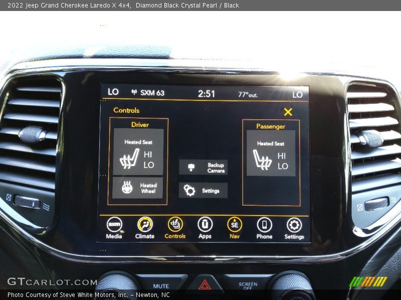 Diamond Black Crystal Pearl / Black 2022 Jeep Grand Cherokee Laredo X 4x4