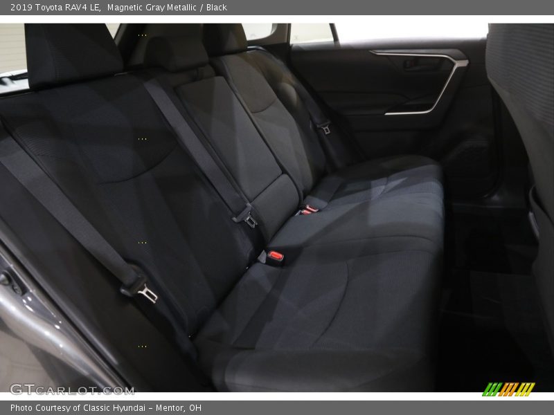 Magnetic Gray Metallic / Black 2019 Toyota RAV4 LE