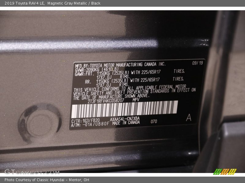 Magnetic Gray Metallic / Black 2019 Toyota RAV4 LE
