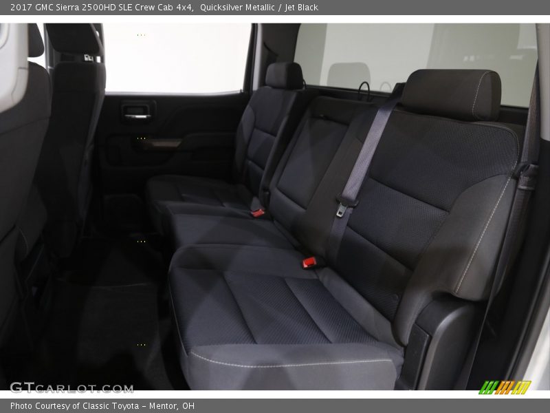 Quicksilver Metallic / Jet Black 2017 GMC Sierra 2500HD SLE Crew Cab 4x4