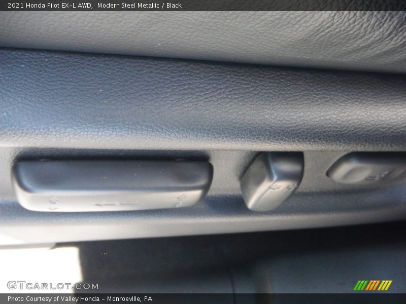 Modern Steel Metallic / Black 2021 Honda Pilot EX-L AWD