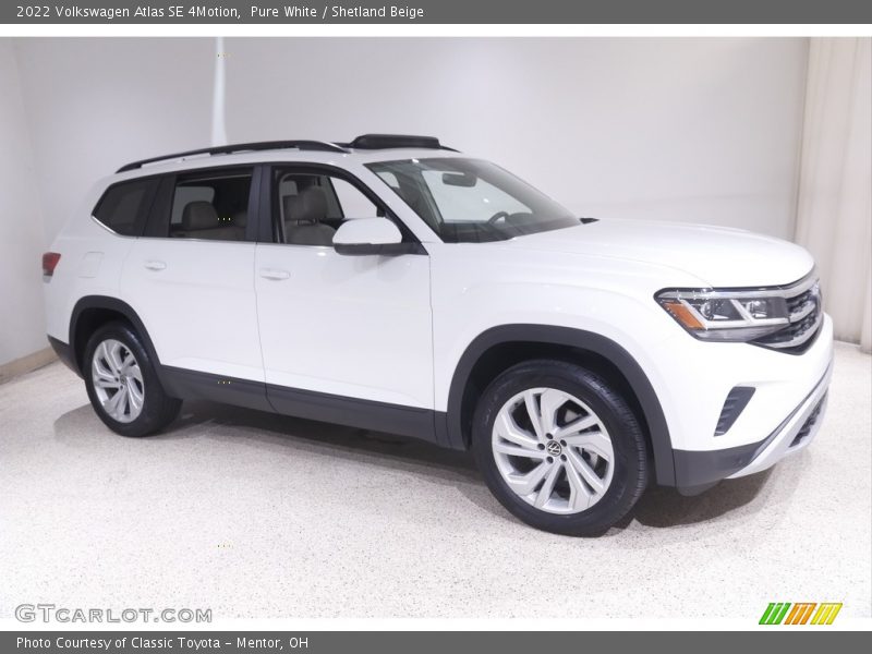 Pure White / Shetland Beige 2022 Volkswagen Atlas SE 4Motion