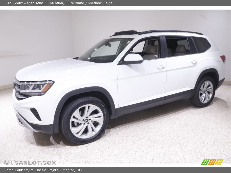 Pure White / Shetland Beige 2022 Volkswagen Atlas SE 4Motion