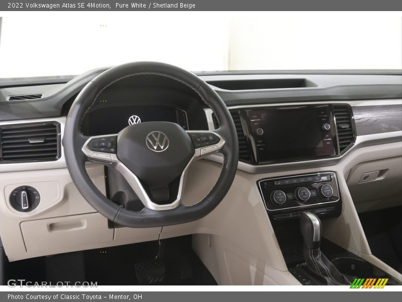 Pure White / Shetland Beige 2022 Volkswagen Atlas SE 4Motion