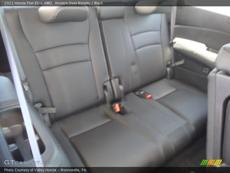 Modern Steel Metallic / Black 2021 Honda Pilot EX-L AWD