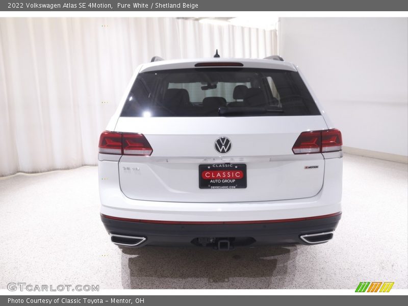 Pure White / Shetland Beige 2022 Volkswagen Atlas SE 4Motion