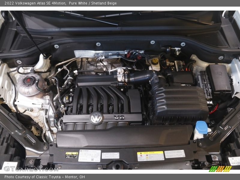Pure White / Shetland Beige 2022 Volkswagen Atlas SE 4Motion