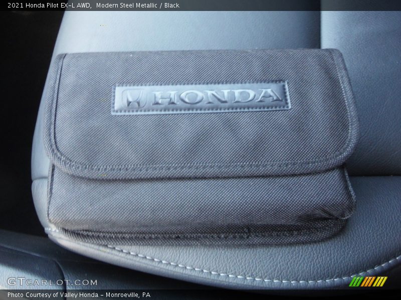 Modern Steel Metallic / Black 2021 Honda Pilot EX-L AWD