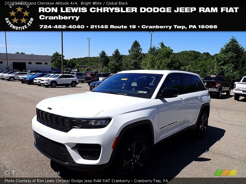Bright White / Global Black 2022 Jeep Grand Cherokee Altitude 4x4