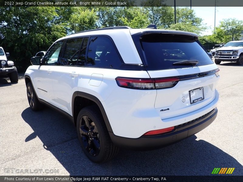 Bright White / Global Black 2022 Jeep Grand Cherokee Altitude 4x4