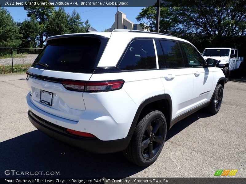 Bright White / Global Black 2022 Jeep Grand Cherokee Altitude 4x4