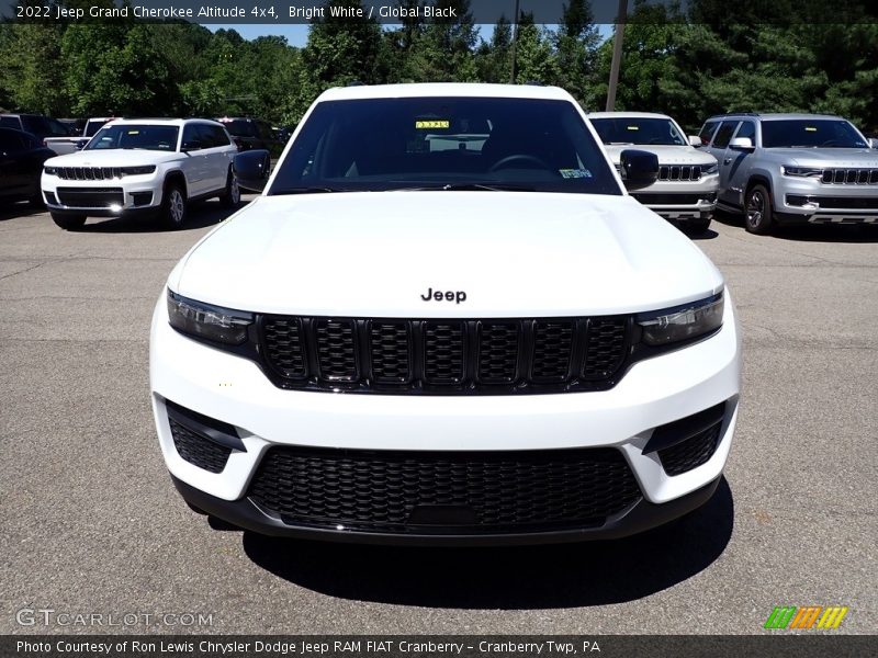 Bright White / Global Black 2022 Jeep Grand Cherokee Altitude 4x4