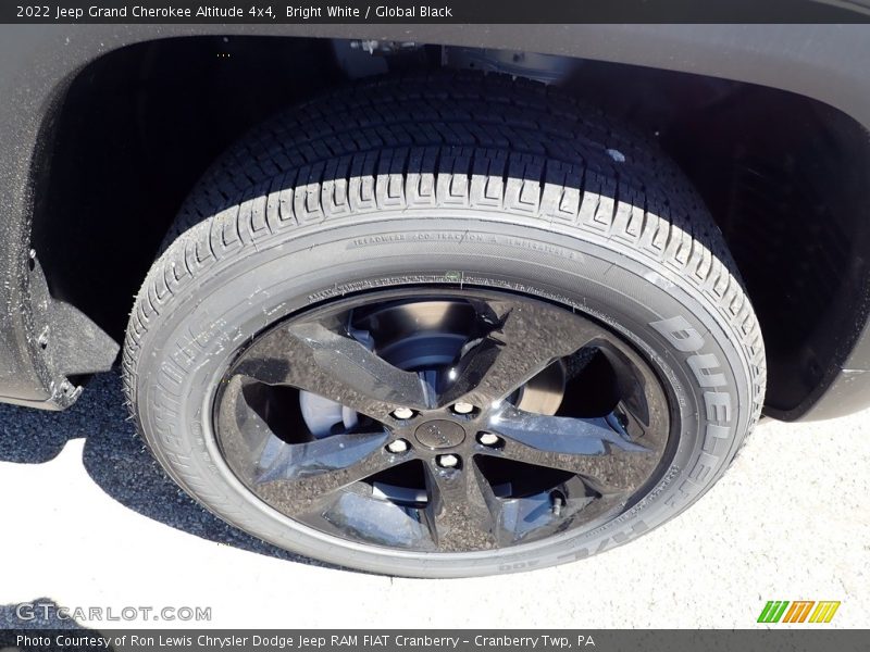 Bright White / Global Black 2022 Jeep Grand Cherokee Altitude 4x4
