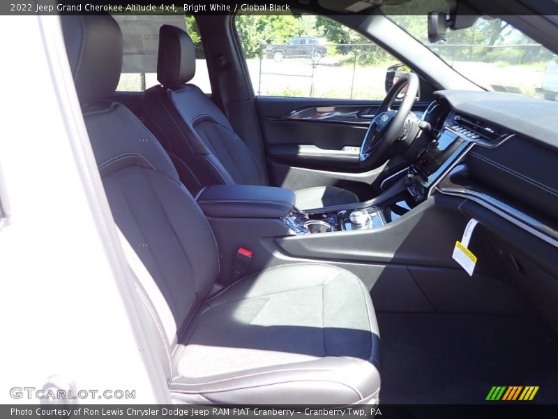 Bright White / Global Black 2022 Jeep Grand Cherokee Altitude 4x4
