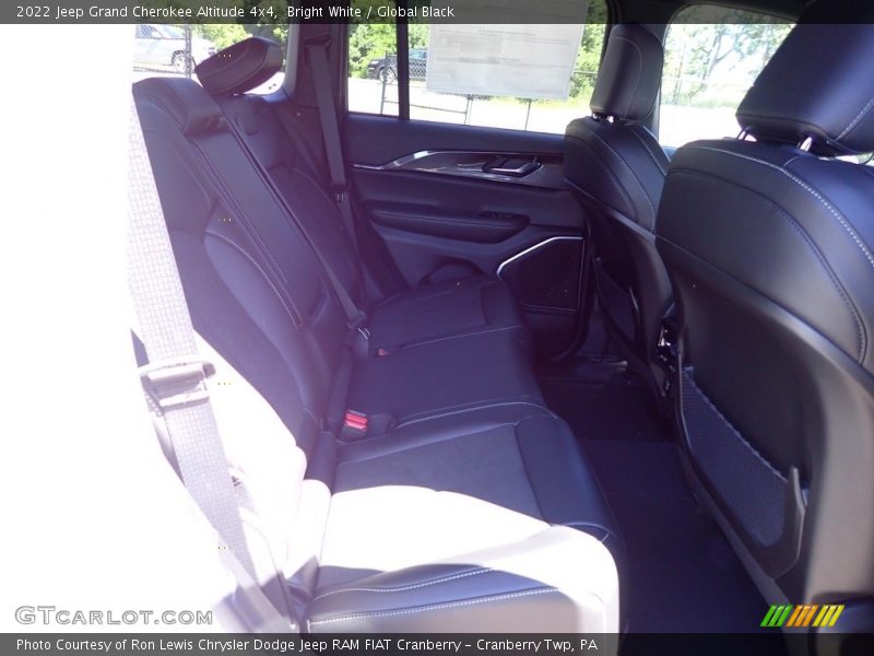 Bright White / Global Black 2022 Jeep Grand Cherokee Altitude 4x4
