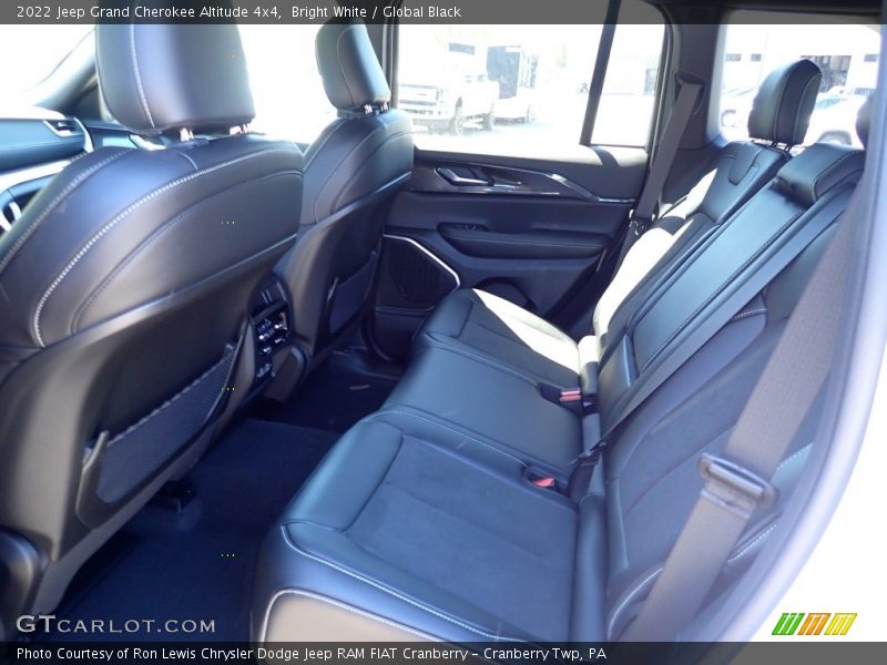 Bright White / Global Black 2022 Jeep Grand Cherokee Altitude 4x4