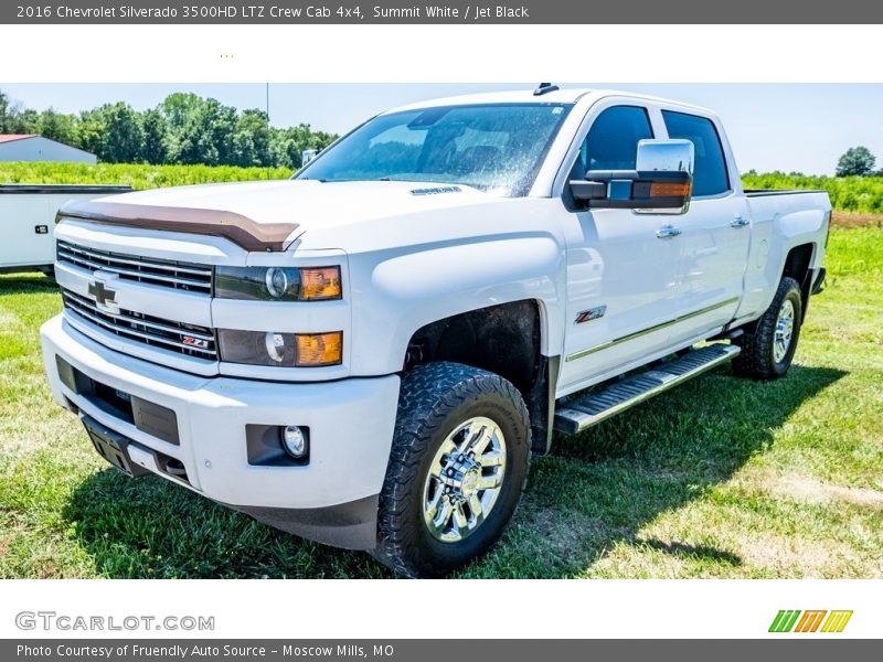 Front 3/4 View of 2016 Silverado 3500HD LTZ Crew Cab 4x4