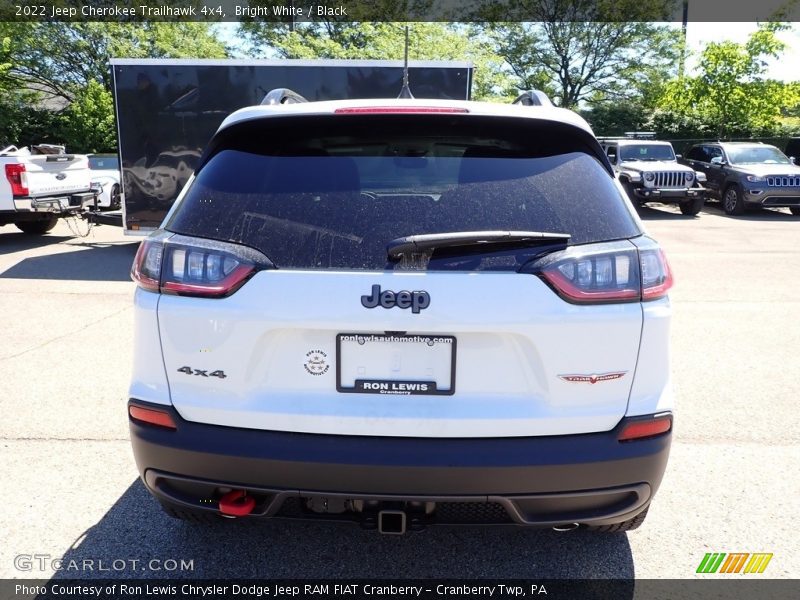 Bright White / Black 2022 Jeep Cherokee Trailhawk 4x4