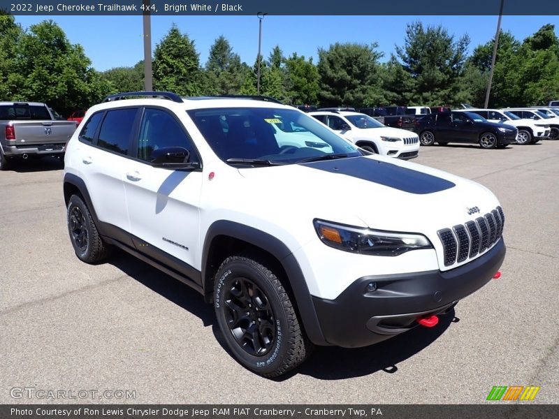 Bright White / Black 2022 Jeep Cherokee Trailhawk 4x4