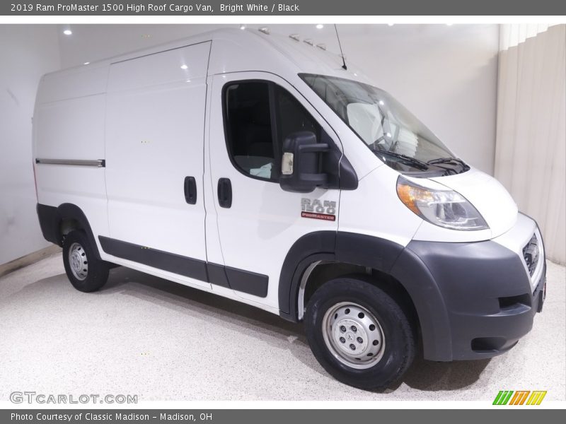 Bright White / Black 2019 Ram ProMaster 1500 High Roof Cargo Van