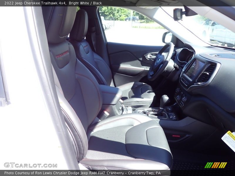Bright White / Black 2022 Jeep Cherokee Trailhawk 4x4