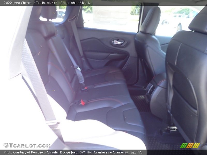 Bright White / Black 2022 Jeep Cherokee Trailhawk 4x4