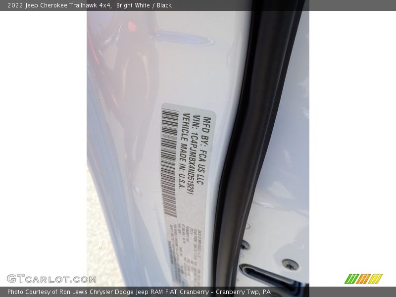 Bright White / Black 2022 Jeep Cherokee Trailhawk 4x4