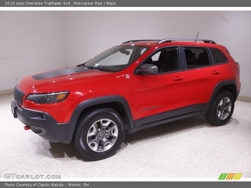 Firecracker Red / Black 2019 Jeep Cherokee Trailhawk 4x4