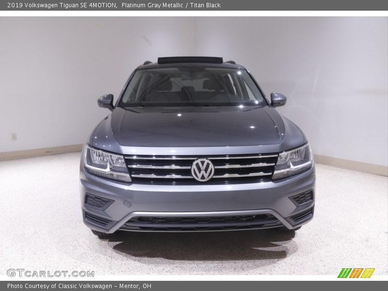 Platinum Gray Metallic / Titan Black 2019 Volkswagen Tiguan SE 4MOTION