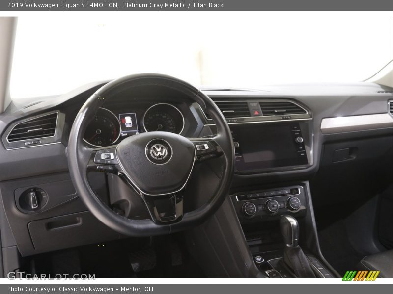 Platinum Gray Metallic / Titan Black 2019 Volkswagen Tiguan SE 4MOTION