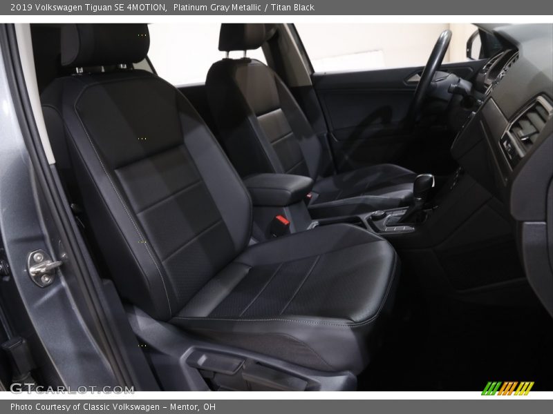 Platinum Gray Metallic / Titan Black 2019 Volkswagen Tiguan SE 4MOTION