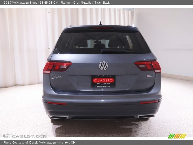 Platinum Gray Metallic / Titan Black 2019 Volkswagen Tiguan SE 4MOTION