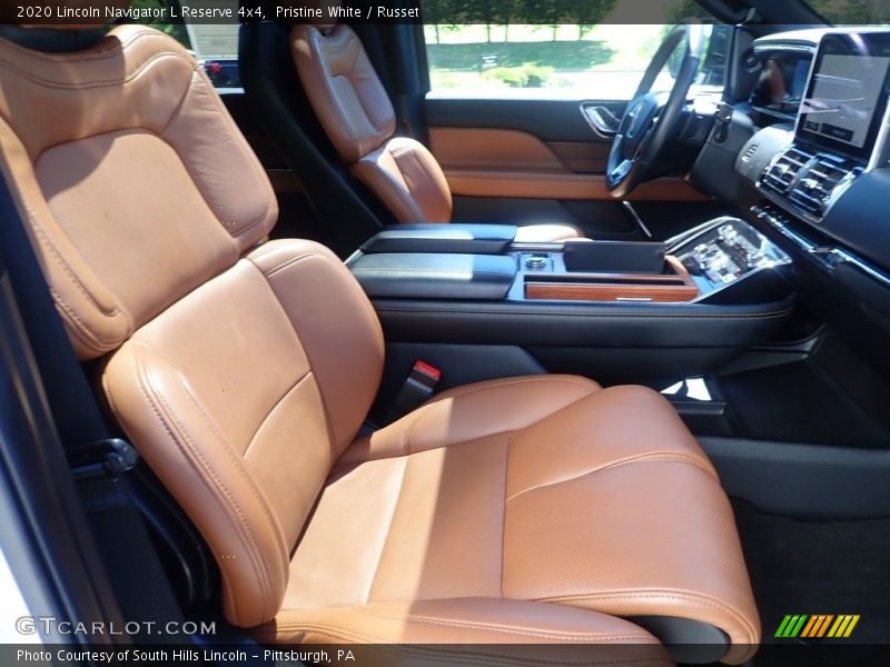 Front Seat of 2020 Navigator L Reserve 4x4