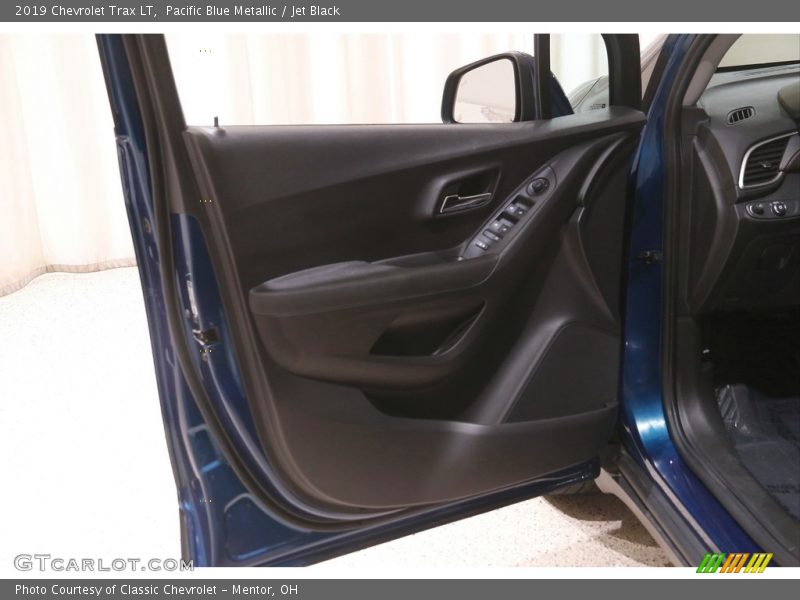 Pacific Blue Metallic / Jet Black 2019 Chevrolet Trax LT