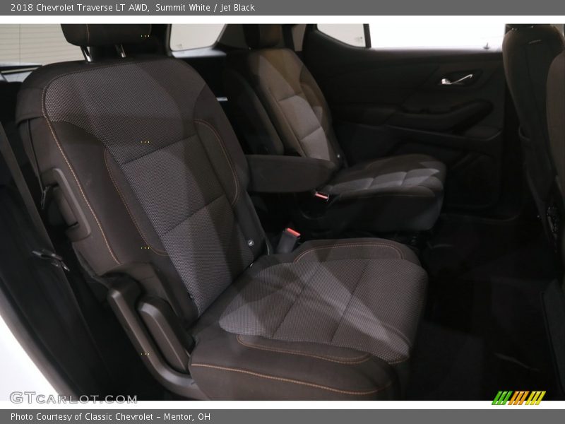 Summit White / Jet Black 2018 Chevrolet Traverse LT AWD