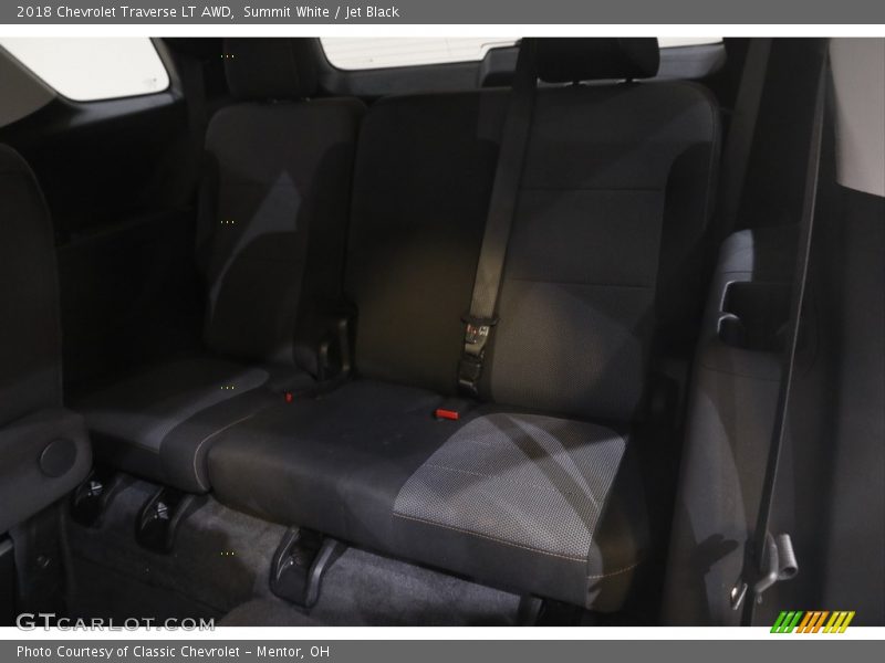 Summit White / Jet Black 2018 Chevrolet Traverse LT AWD