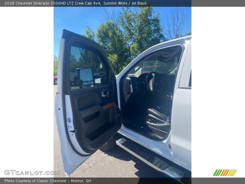 Summit White / Jet Black 2018 Chevrolet Silverado 3500HD LTZ Crew Cab 4x4