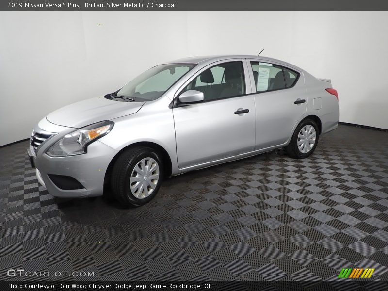 Brilliant Silver Metallic / Charcoal 2019 Nissan Versa S Plus