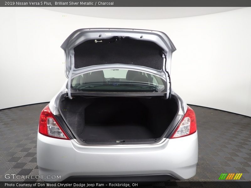 Brilliant Silver Metallic / Charcoal 2019 Nissan Versa S Plus
