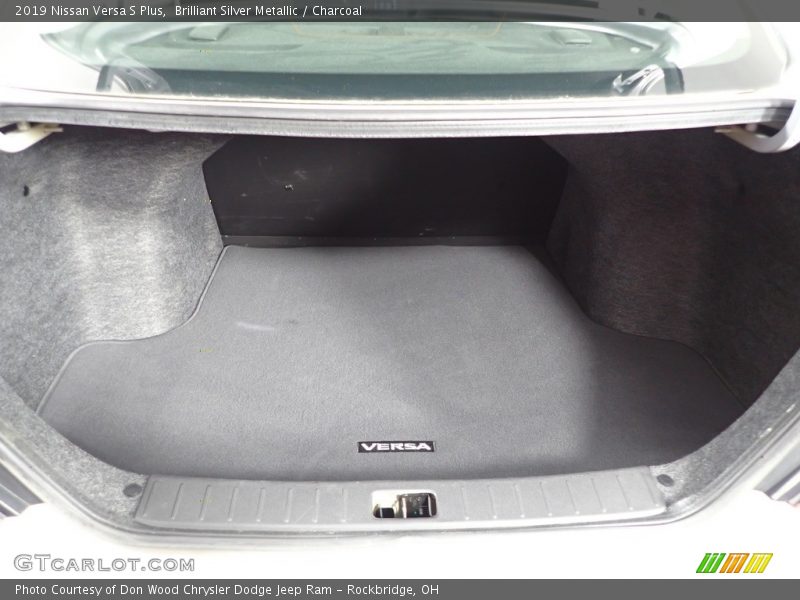 Brilliant Silver Metallic / Charcoal 2019 Nissan Versa S Plus