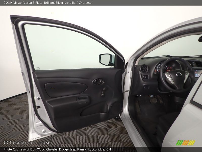 Brilliant Silver Metallic / Charcoal 2019 Nissan Versa S Plus